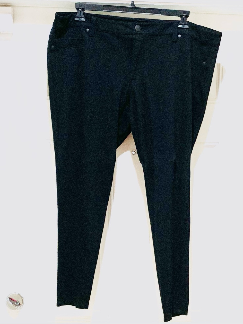 Max Jeans black skinny pull-on JEGGINGS  flat front with back pockets 22W